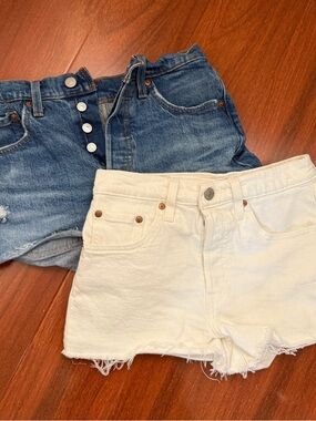 Bundle of 2- Levis 501 Women’s Denim Shorts - White and Blue -Classic -Sz 24